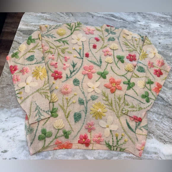 Floral Embroidered Pullover Medium Cottagecore Textured Garden Sweatshirt. New - Picture 9 of 10